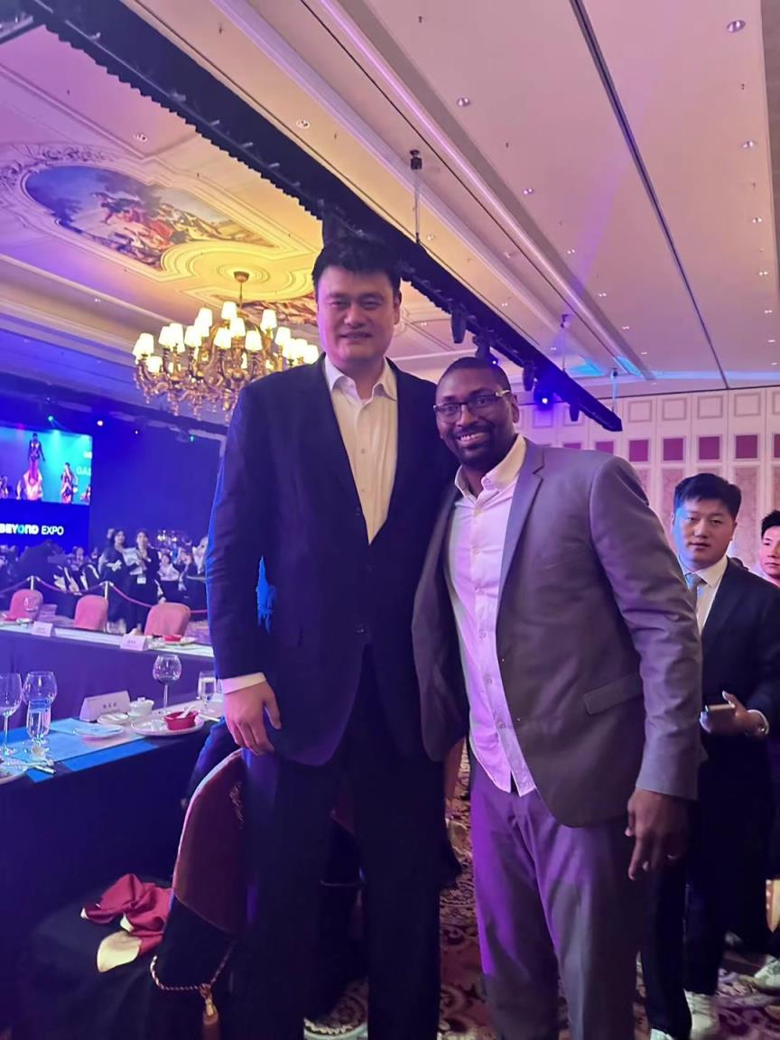 阿泰斯特曬與姚明合照：這是我最喜歡的隊(duì)友 姚?。?>
                                <div   id=