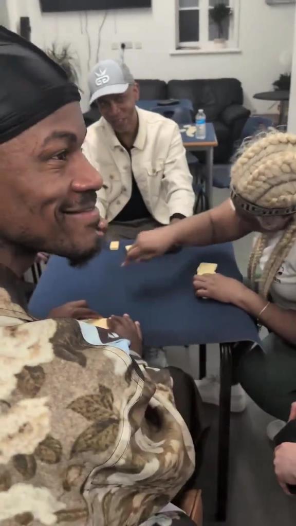 想找到巴特勒很簡單，因為他不在籃球場，就在棋牌室